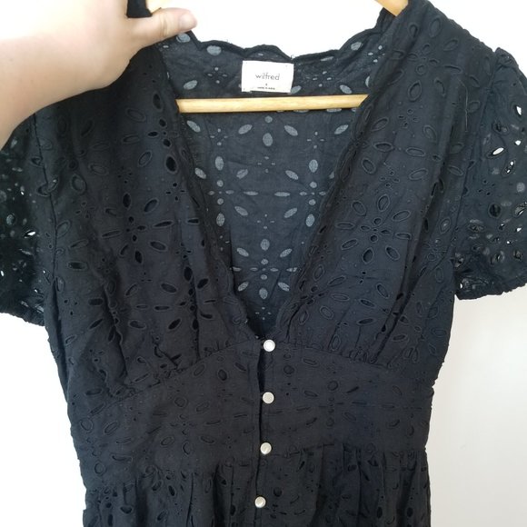 Elegant Black Lace Midi Dress - Picture 5 of 9